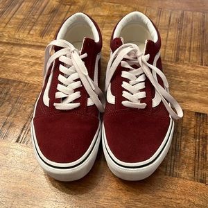 VANS PLATFORM SNEAKER SIZE 7